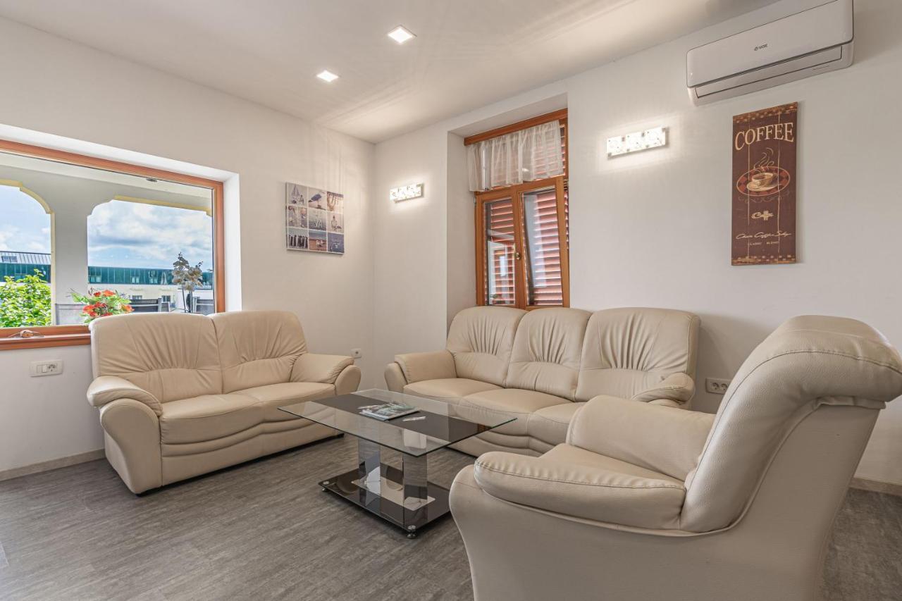 Villa Roma Portorose ภายนอก รูปภาพ
